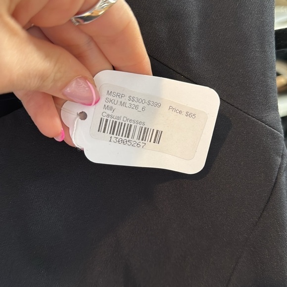 Fabulous Milly Black Sheath Mini Dress with Slit - Picture 5 of 6